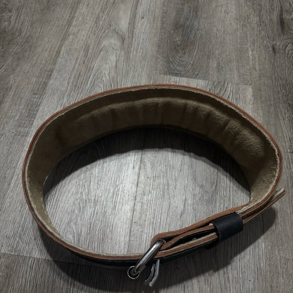 Harbinger 6" Padded Black Leather Weight Lifting Belt - Picture 4 of 4